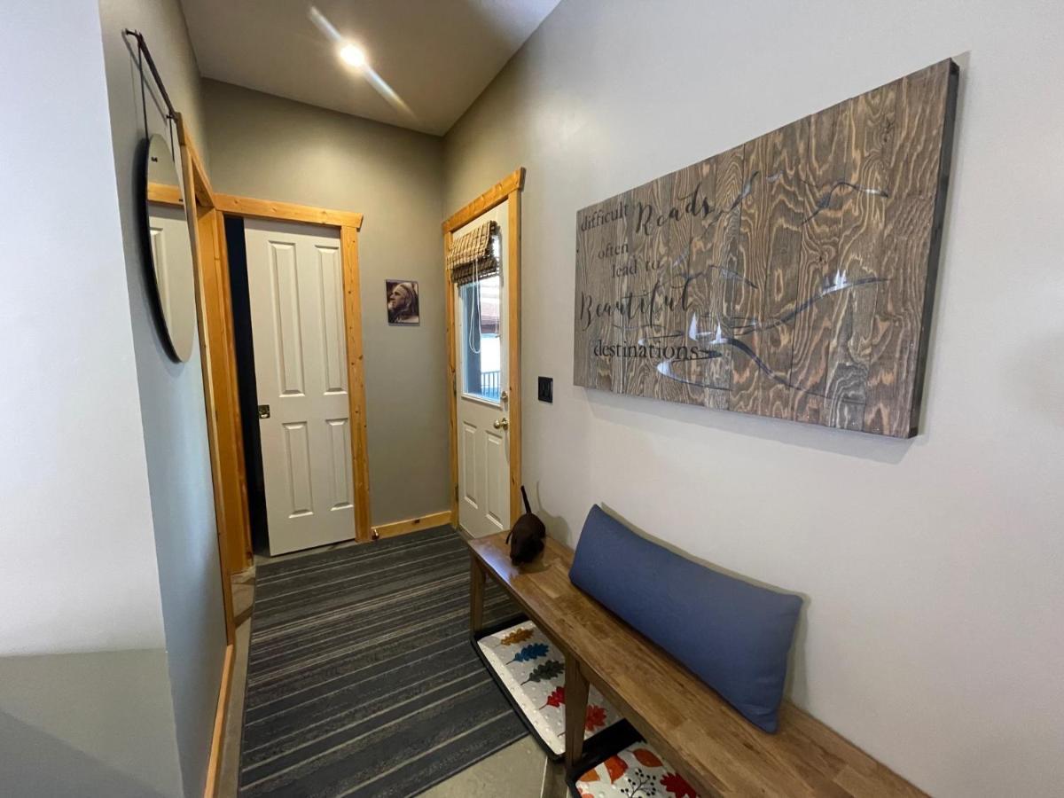 Blanchard Mountain Bnb キャンモア エクステリア 写真