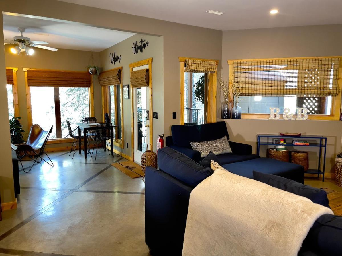 Blanchard Mountain Bnb キャンモア エクステリア 写真
