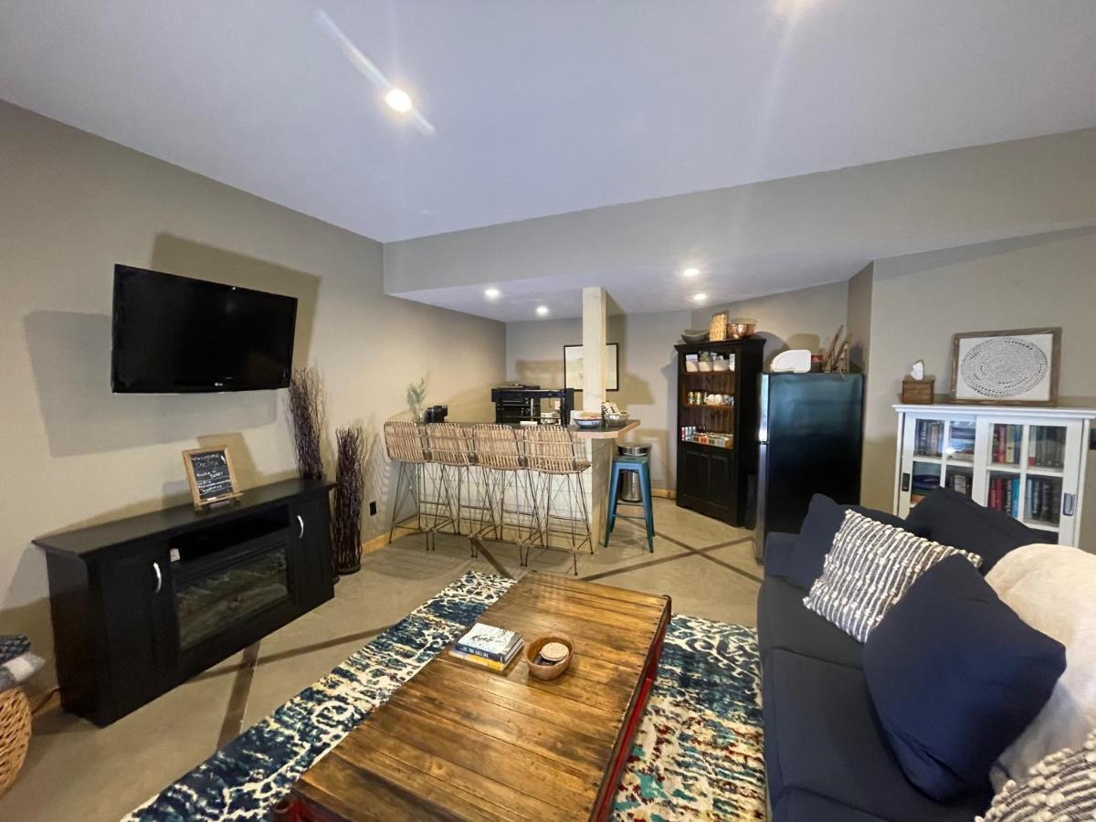 Blanchard Mountain Bnb キャンモア エクステリア 写真